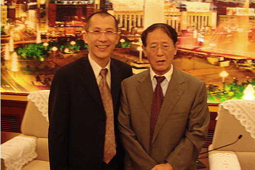 黃炳煌董事長出席2007中國“五會(huì)”(南昌)經(jīng)貿(mào)懇談會(huì)